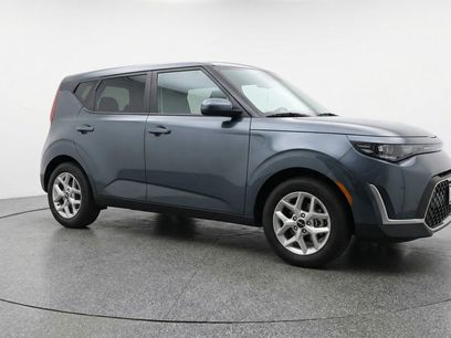 Used 2025 Kia Soul LX w/ LX Technology Package
