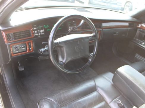 Used 1995 Cadillac De Ville Sedan FWD image 13