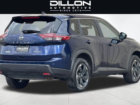 Used 2024 Nissan Rogue SV AWD/4WD image 4