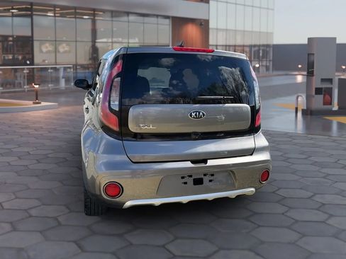 Used 2018 Kia Soul + FWD image 9