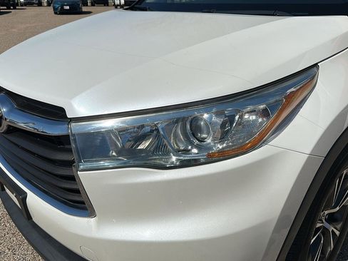 Used 2016 Toyota Highlander XLE image 12