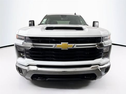 Used 2025 Chevrolet Silverado 2500 LT w/ Convenience Package AWD/4WD image 9