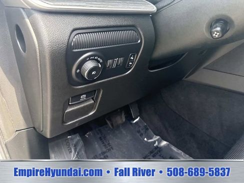 Used 2022 Jeep Wagoneer Series II AWD/4WD image 22