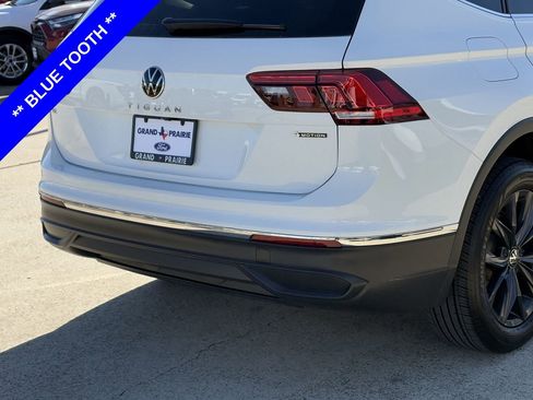 Used 2024 Volkswagen Tiguan SE image 8