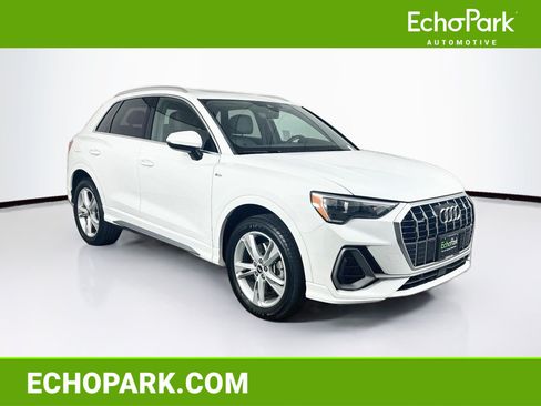Used 2021 Audi Q3 2.0T Premium w/ Convenience Package AWD/4WD image 1