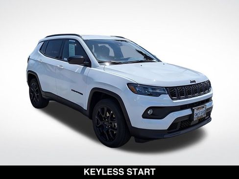 Used 2026 Jeep Compass Latitude AWD/4WD image 11