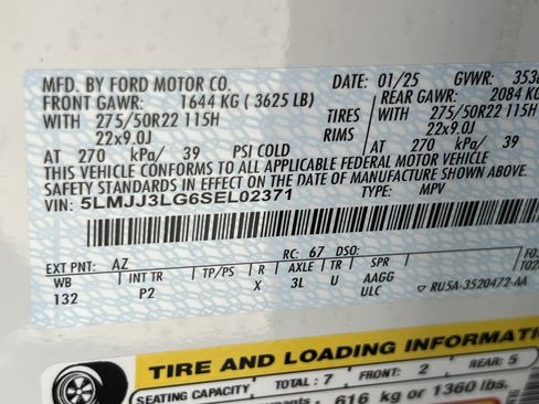 New 2025 Lincoln Navigator L Reserve w/ Jet Appearance Package image 32