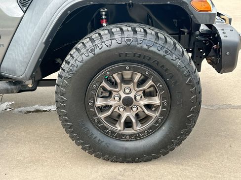 Used 2020 Jeep Gladiator Sport w/ Quick Order Package 24S AWD/4WD image 10