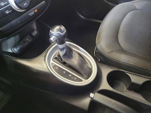 Used 2019 Kia Soul + FWD image 26