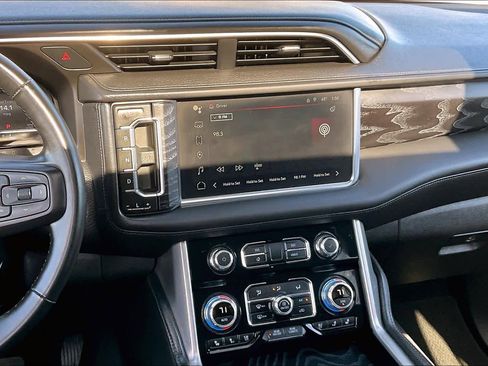 Used 2024 GMC Yukon XL Denali image 6