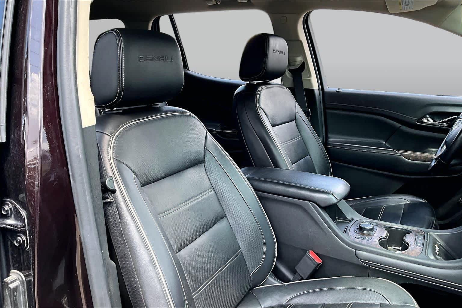 Used 2020 GMC Acadia Denali AWD/4WD image 9