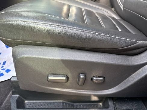 Used 2017 Ford C-MAX Energi Titanium w/ Equipment Group 501A FWD image 9