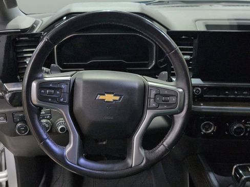 Used 2022 Chevrolet Silverado 1500 LT AWD/4WD image 10