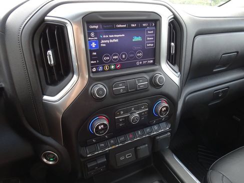 Used 2021 Chevrolet Silverado 1500 LT Trail Boss w/ Convenience Package II AWD/4WD image 18
