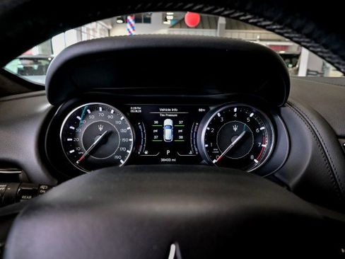 Used 2022 Maserati Levante Modena AWD/4WD image 38