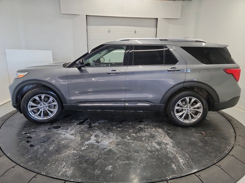 Used 2022 Ford Explorer Limited w/ Equipment Group 301A image 9