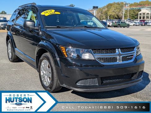 Used 2020 Dodge Journey SE w/ SE Popular Equipment Group image 4