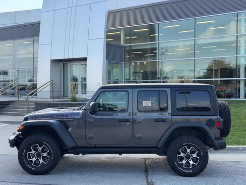 Used 2023 Jeep Wrangler Unlimited Rubicon w/ Dual Top Group AWD/4WD image 3