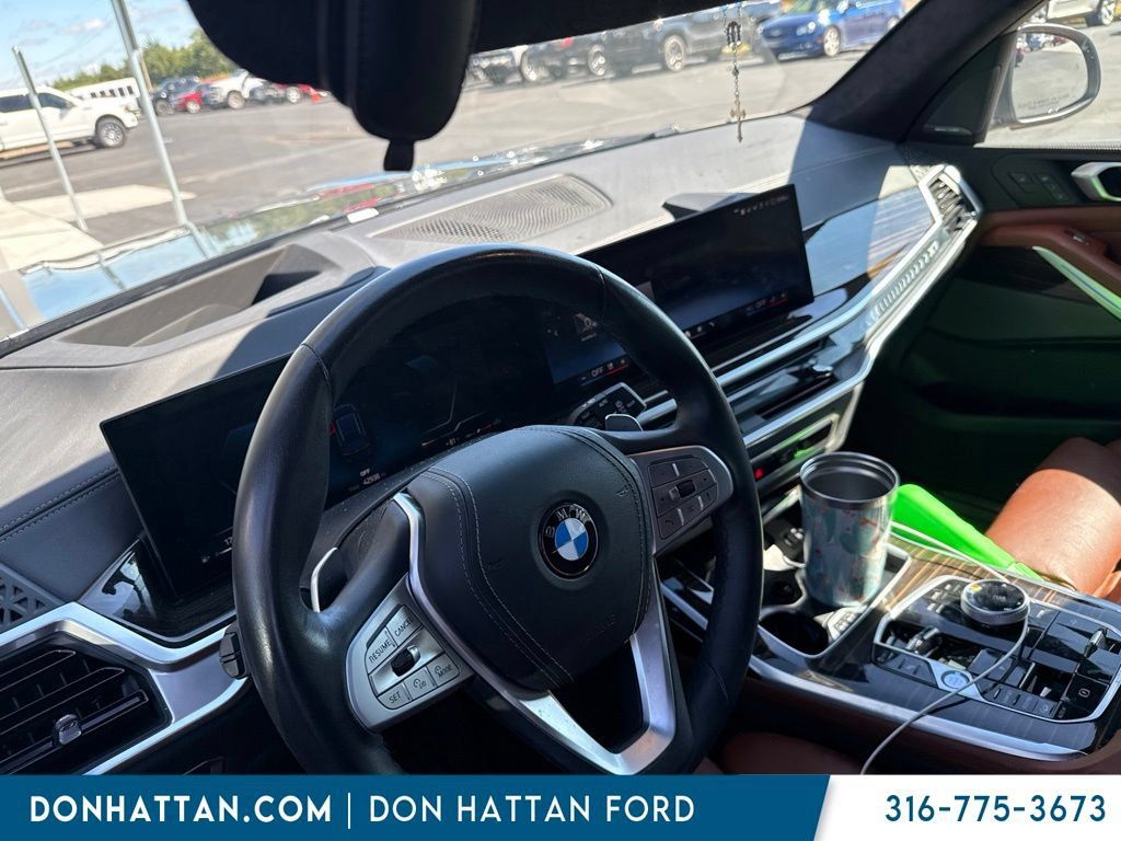 Used 2025 BMW X7 xDrive40i w/ Executive Package AWD/4WD image 2