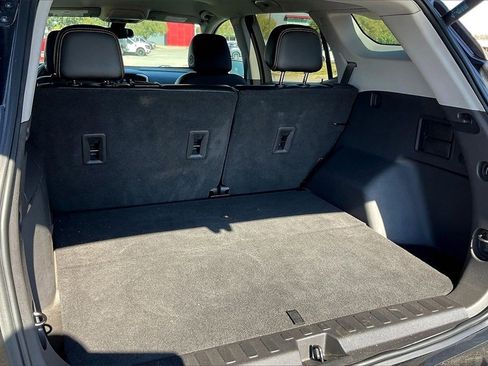 Used 2021 GMC Terrain SLT image 12