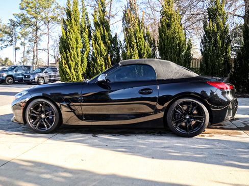 Used 2022 BMW Z4 M40i w/ Premium Package image 7