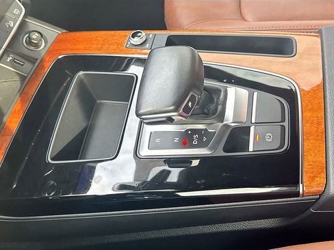 Used 2021 Audi Q5 2.0T Premium w/ Convenience Package image 21