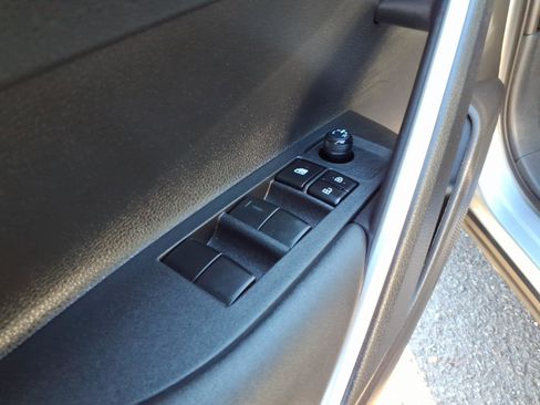 Used 2023 Toyota Corolla Cross LE image 15