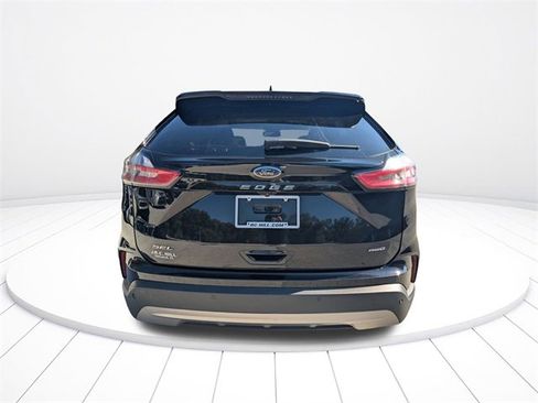 Used 2023 Ford Edge SEL image 5