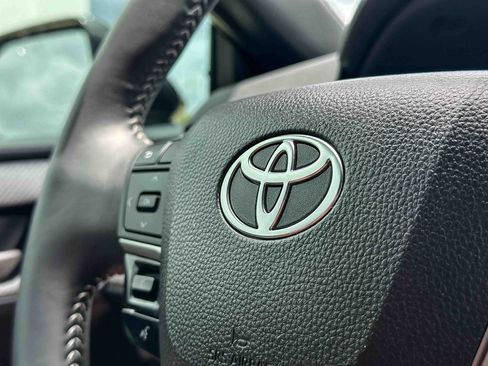 Used 2025 Toyota Camry SE w/ Convenience Package FWD image 28