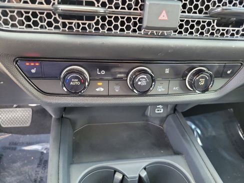 Used 2025 Honda HR-V Sport image 29