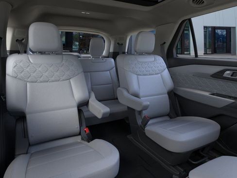 New 2026 Ford Explorer Platinum AWD/4WD image 13