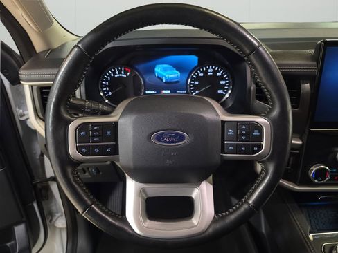 Used 2024 Ford Expedition XLT AWD/4WD image 18