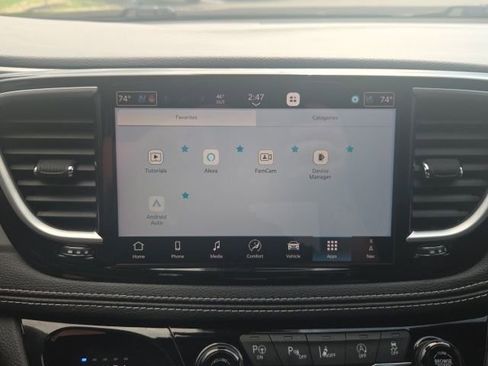 Used 2023 Chrysler Pacifica Limited w/ Uconnect Theater Family Group image 36