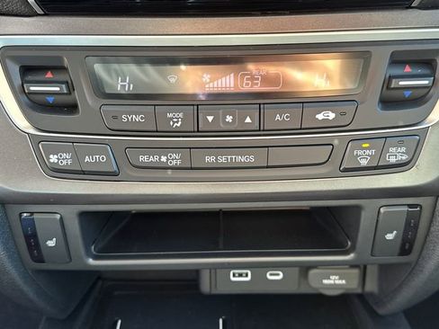 Used 2025 Honda Passport EX-L image 34