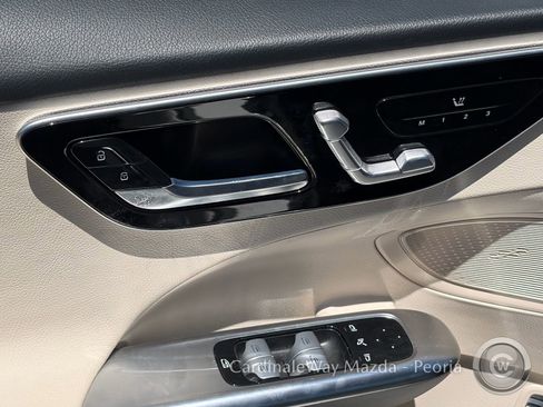 Used 2025 Mercedes-Benz C 300 Sedan image 14