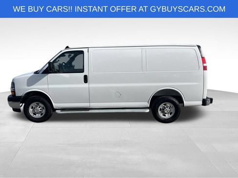 Used 2025 Chevrolet Express 2500 w/ Driver Convenience Package RWD image 3