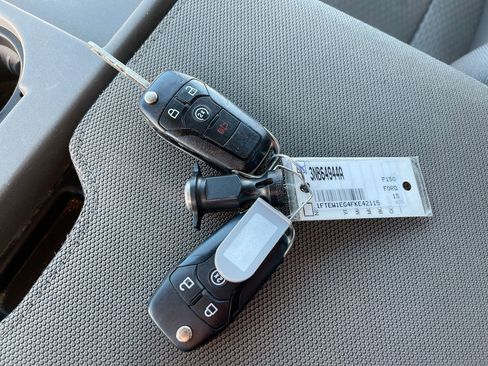 Used 2015 Ford F150 XLT w/ Equipment Group 302A Luxury image 30