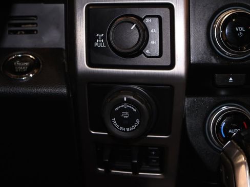 Used 2016 Ford F150 Platinum w/ Equipment Group 701A Luxury AWD/4WD image 30