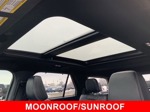 Used 2021 Ford Explorer ST w/ Equipment Group 401A image 4