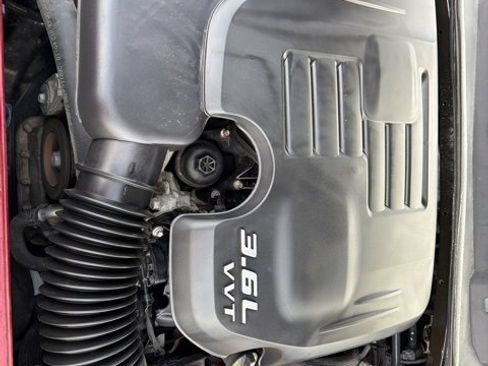 Used 2017 Dodge Challenger SXT image 31