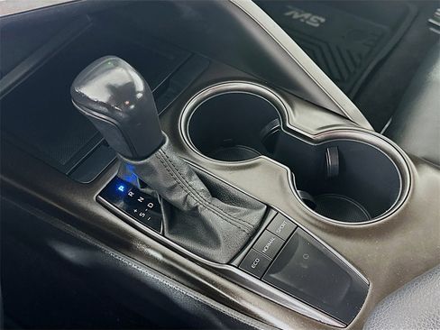 Used 2022 Toyota Camry SE image 16