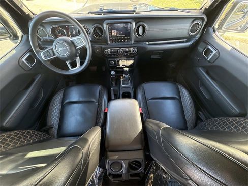 Used 2023 Jeep Gladiator Overland image 22