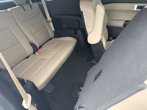 Used 2020 Ford Explorer XLT w/ Equipment Group 202A image 18