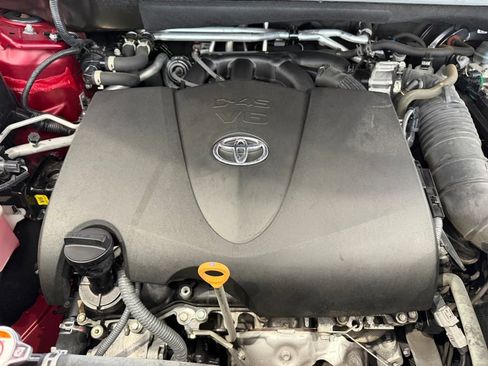Used 2021 Toyota Highlander XSE FWD image 36