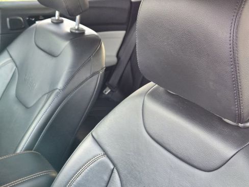 Used 2022 Jeep Compass Limited w/ Sun and Sound Group image 16