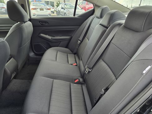 Used 2025 Nissan Altima 2.5 S FWD image 11
