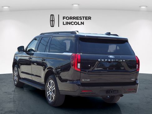 Used 2025 Ford Expedition Max Active AWD/4WD image 5