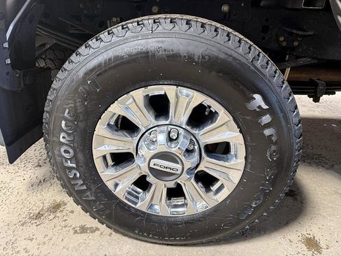 Used 2018 Ford F350 Lariat w/ Chrome Package image 36