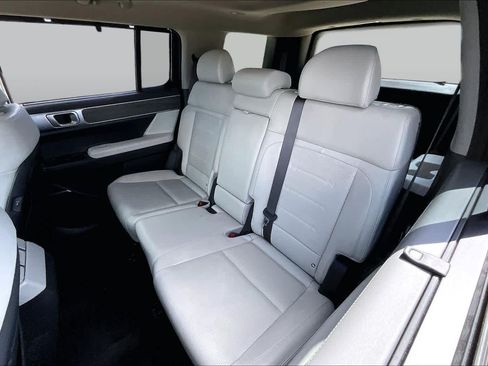 Certified 2024 Hyundai Santa Fe Limited FWD image 19