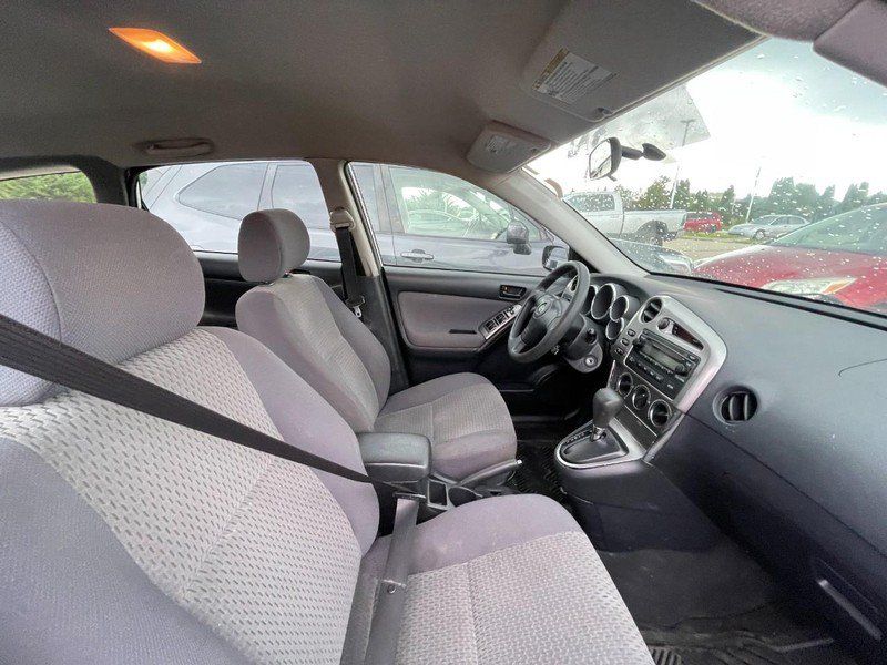 Used 2005 Toyota Matrix FWD image 3